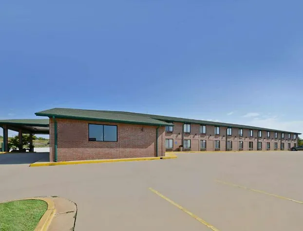 Days Inn by Wyndham Ozark Springfield hotel detail image 1