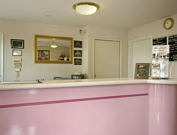 Days Inn by Wyndham Hayward Airport hotel detail image 2