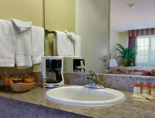 Days Inn by Wyndham Hayward Airport hotel detail image 2