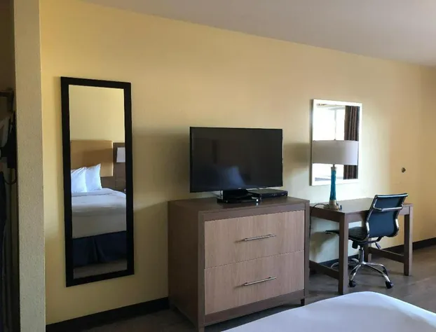 Days Inn by Wyndham Hayward Airport hotel detail image 4