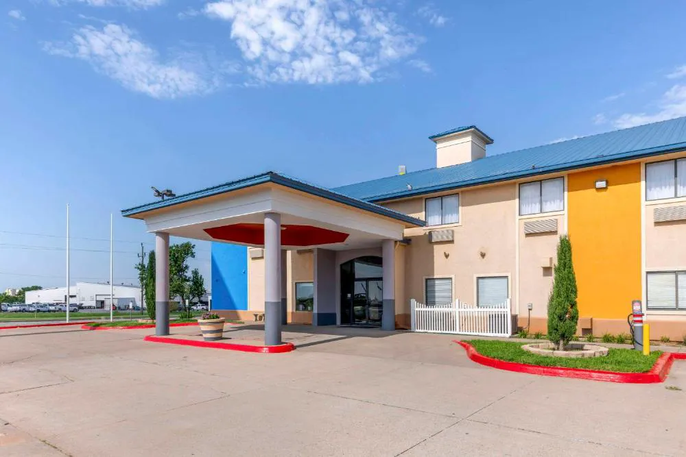 Quality Inn & Suites Wichita Falls I-44 hotel hero