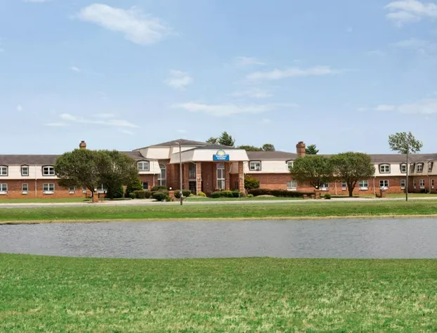 Days Inn and Suites by Wyndham Sikeston hotel detail image 3