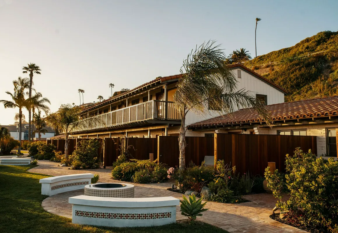 El Caminante Bar & Bungalows hotel hero