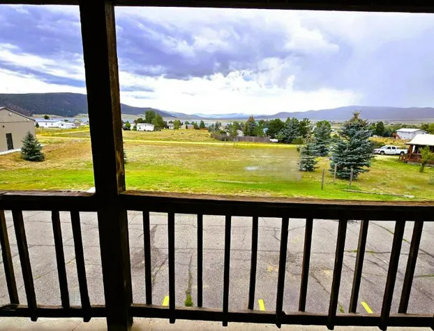 Econo Lodge Eagle Nest hotel detail image 3