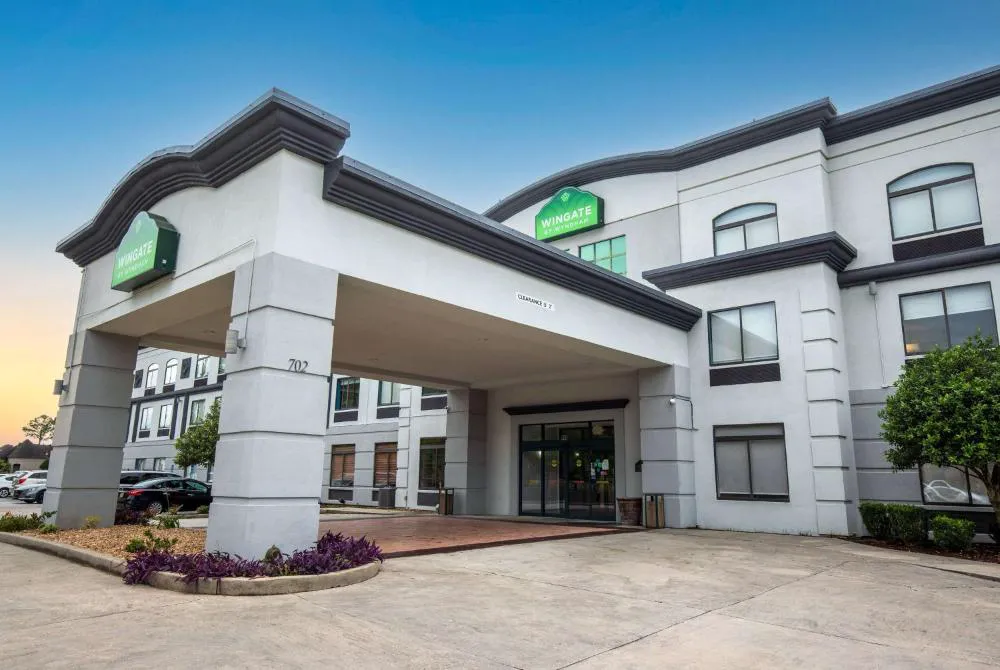 Wingate by Wyndham Lafayette Airport hotel hero