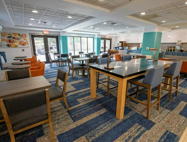 Wingate by Wyndham Lafayette Airport hotel detail image 4