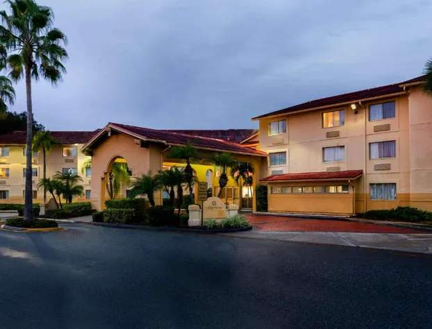 La Quinta Inn & Suites by Wyndham St. Pete-Clearwater Airpt hotel detail image 2