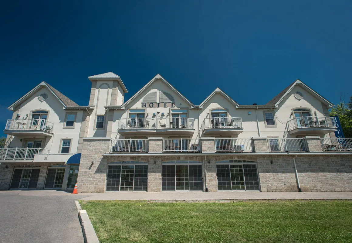 Hotel St-Sauveur hotel hero