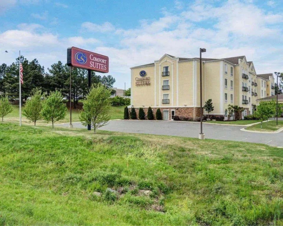 Comfort Suites near Hot Springs Park hotel hero
