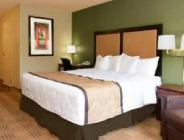 MainStay Suites Chicago Hillside hotel detail image 2