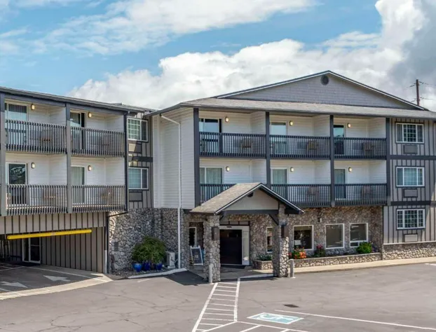 Comfort Inn & Suites Lincoln City hotel detail image 2