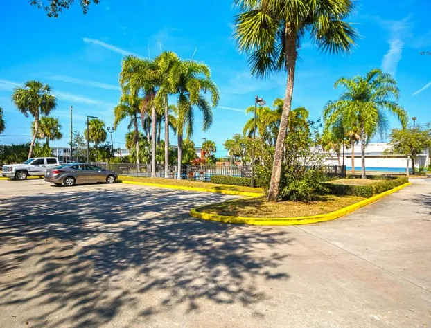 Americas Best Value Inn & Suites Melbourne hotel detail image 3