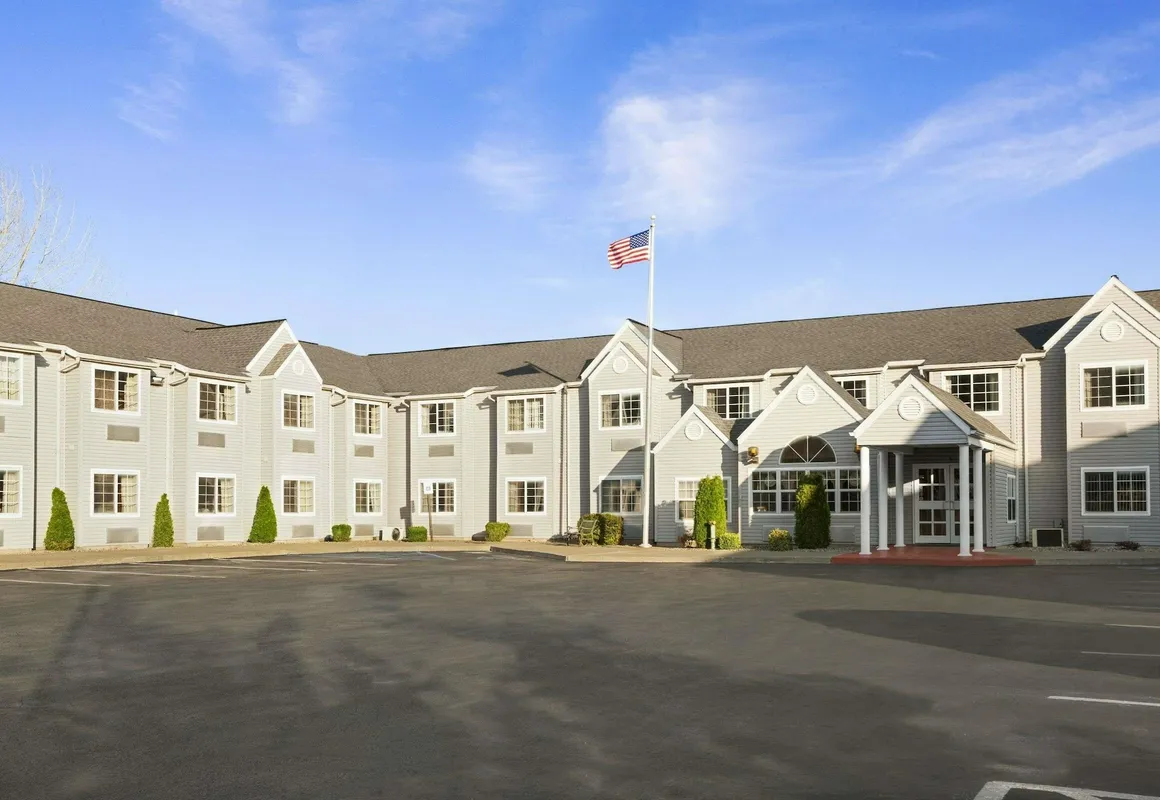 Microtel Inn by Wyndham Albany Airport hotel hero