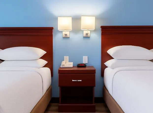 Signature Inn & Suites Hamilton hotel detail image 2