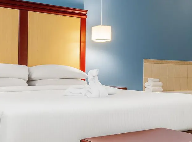 Signature Inn & Suites Hamilton hotel detail image 3