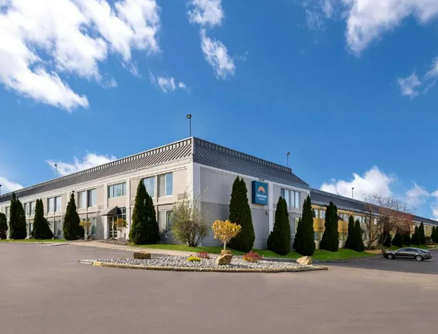 Quality Inn & Suites Syracuse Fairgrounds hotel detail image 1