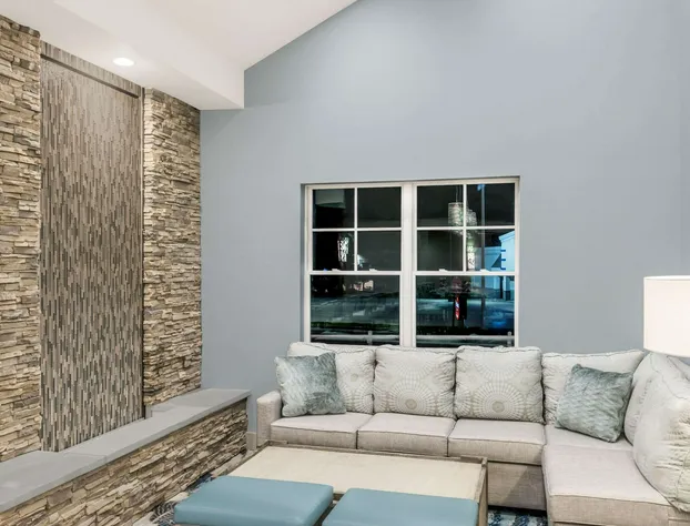 Howard Johnson by Wyndham Middletown Newport Area hotel detail image 2