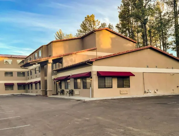 Comfort Inn & Suites Midtown hotel detail image 1