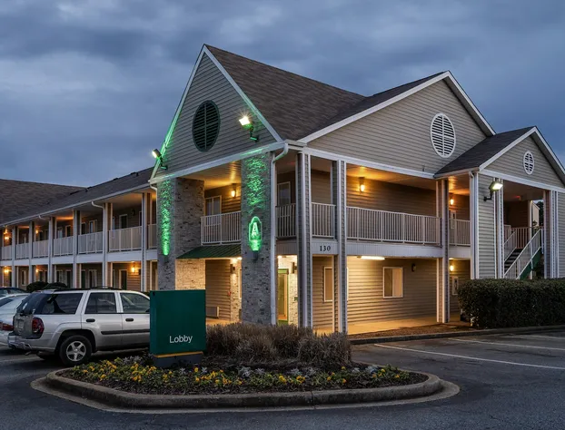 HomeTowne Studios by Red Roof Spartanburg - Asheville Highway hotel detail image 2