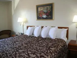 Best Western Inn & Suites hotel detail image 4