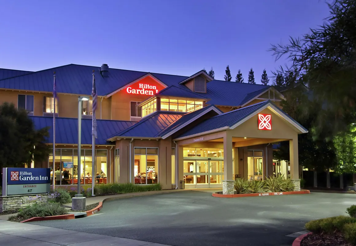 Hilton Garden Inn Sonoma County Airport hotel hero