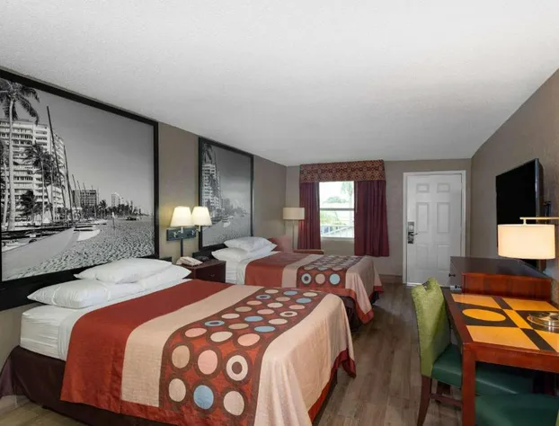 Super 8 by Wyndham Bradenton Sarasota Area hotel detail image 3