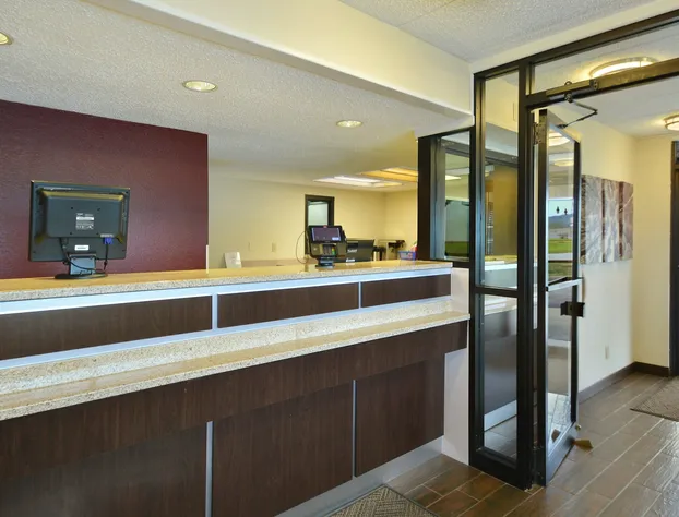 Red Roof Inn Charleston West - Hurricane, WV hotel detail image 2