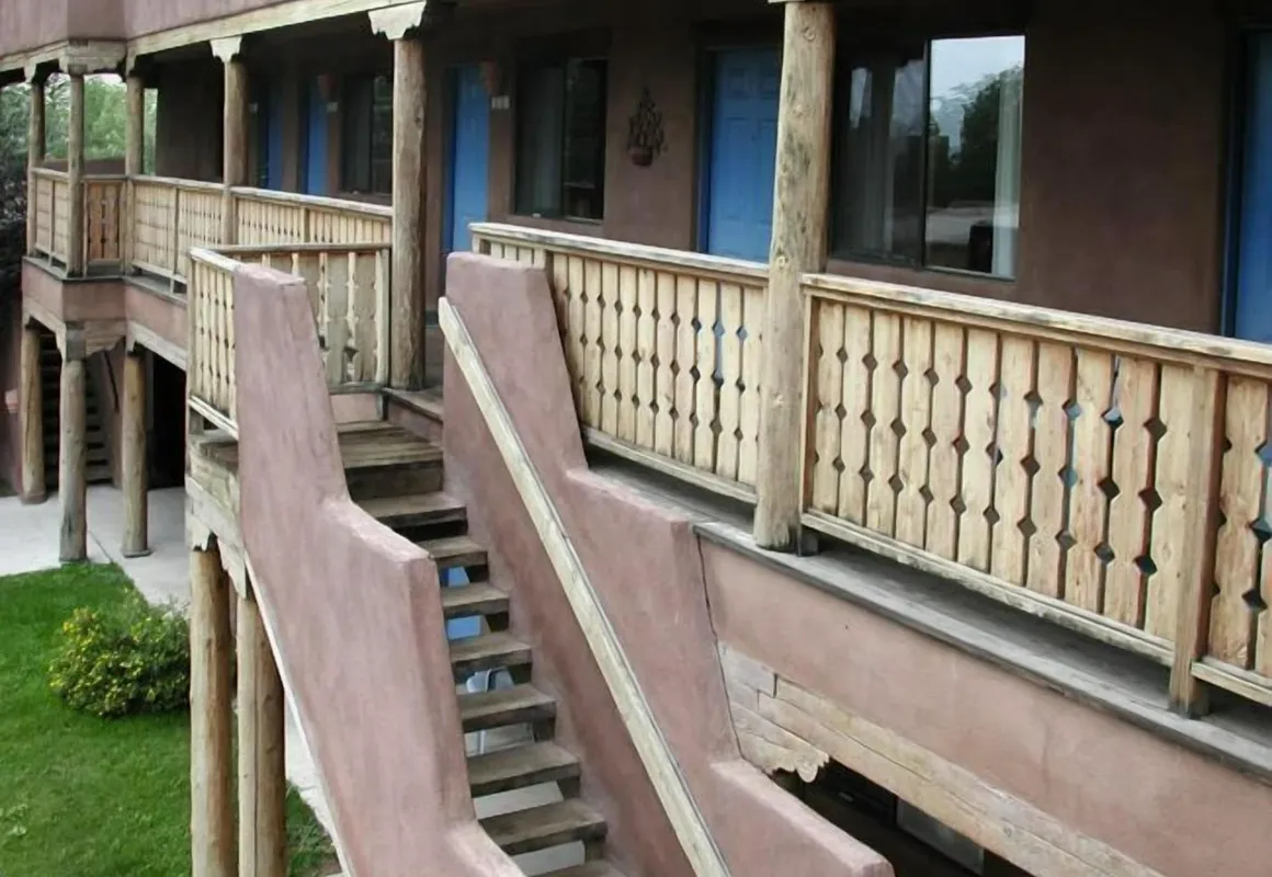 Sun God Lodge hotel hero