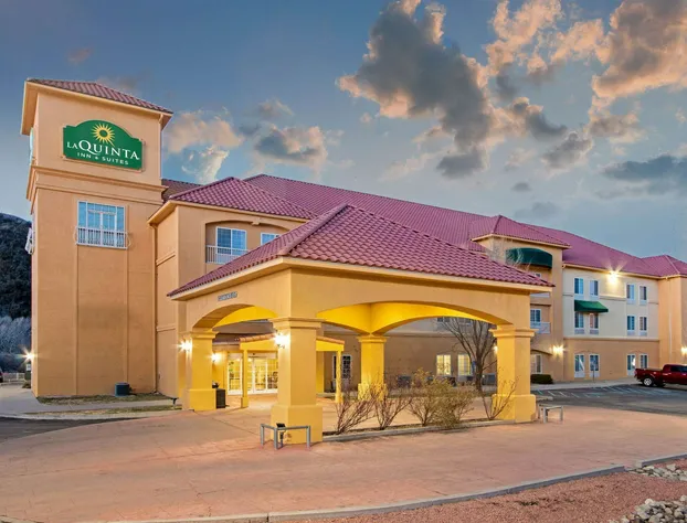 La Quinta Inn & Suites by Wyndham Ruidoso Downs hotel detail image 3