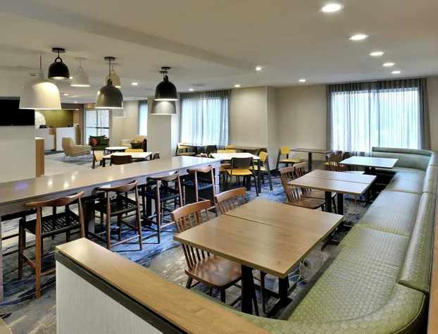 Fairfield Inn by Marriott Greensboro Airport hotel detail image 3