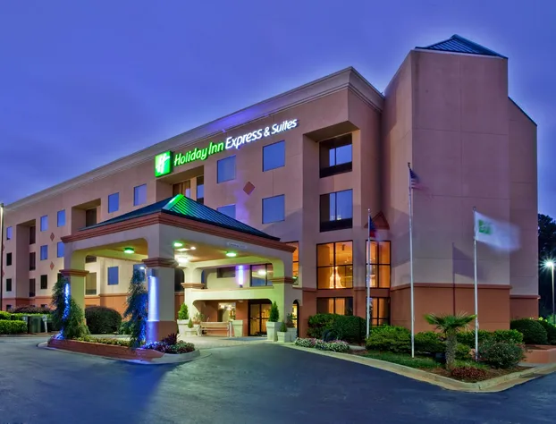 Holiday Inn Express Hotel & Suites by IHG hotel detail image 1