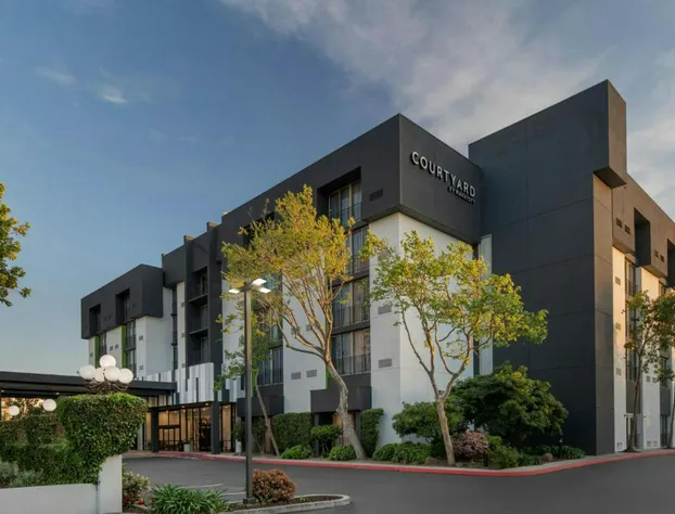 Courtyard San Jose Airport hotel detail image 1