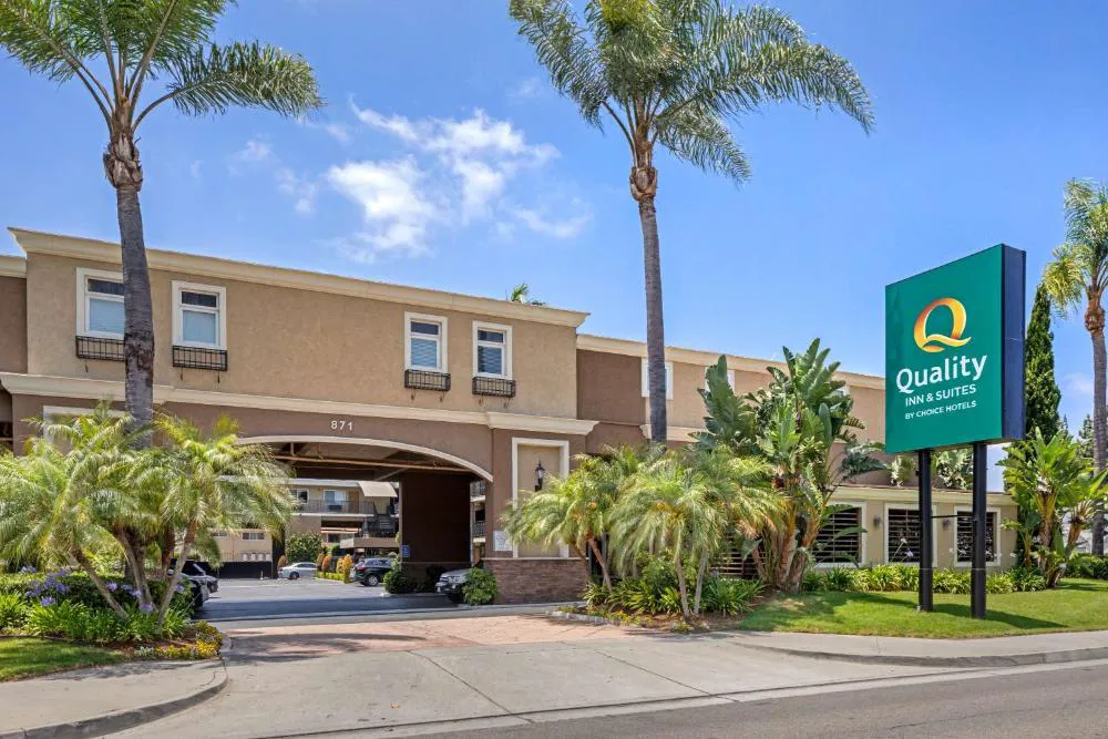 Quality Inn & Suites Anaheim Maingate hotel hero