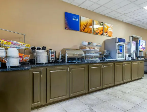 Comfort Suites Savannah North I-95 hotel detail image 4