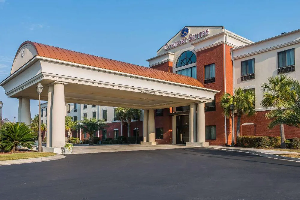 Comfort Suites Savannah North I-95 hotel hero