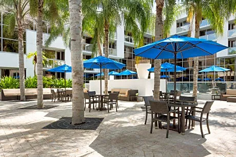 Sawgrass Grand Hotel and Suites Sports Complex hotel hero