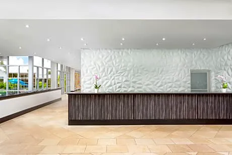 Sawgrass Grand Hotel and Suites Sports Complex hotel detail image 3