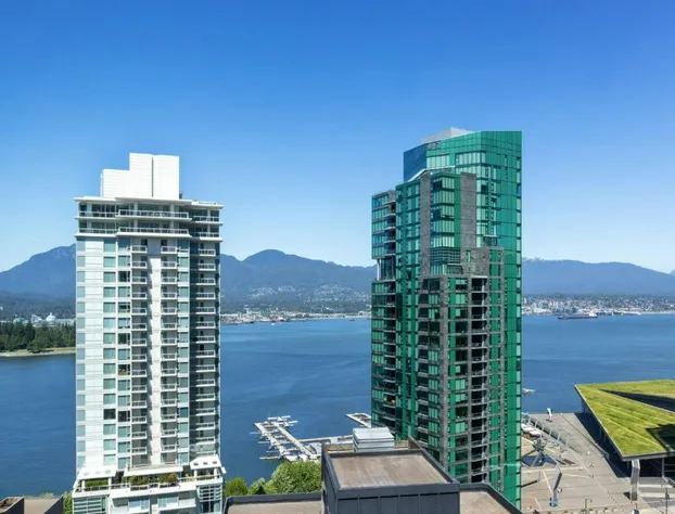 Vancouver Marriott Pinnacle Downtown hotel detail image 1