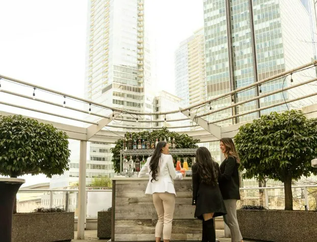 Vancouver Marriott Pinnacle Downtown hotel detail image 2