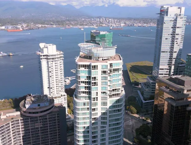 Vancouver Marriott Pinnacle Downtown hotel detail image 2