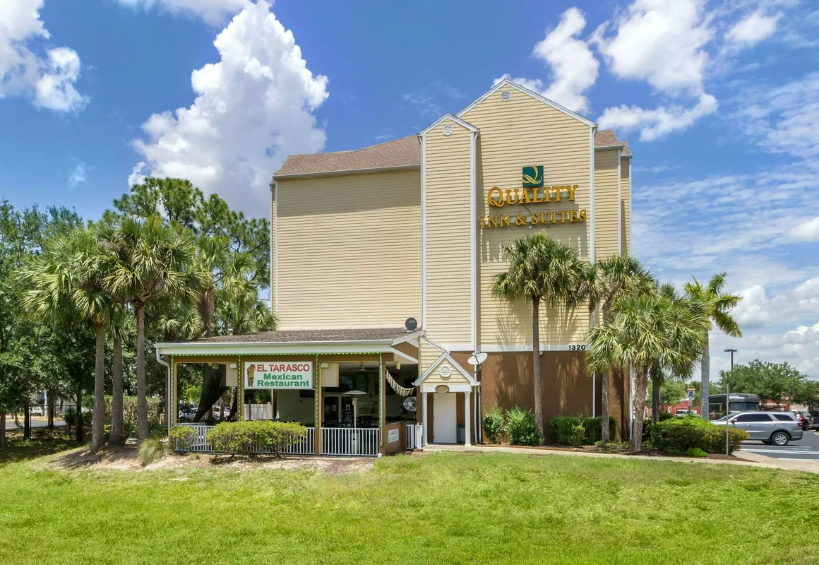 Quality Inn & Suites Lehigh Acres Fort Myers hotel hero