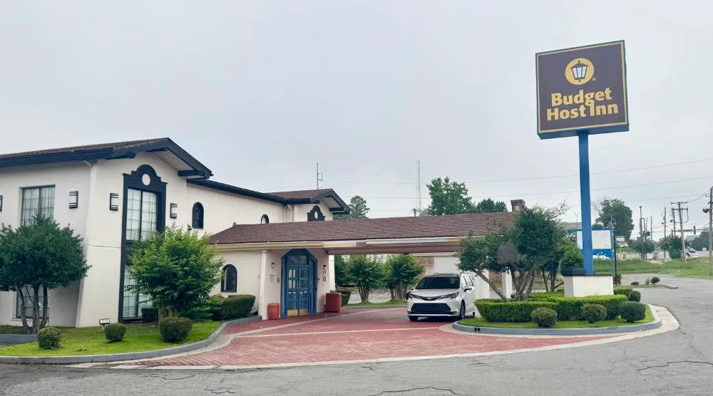 Budget Host Inn- Medical Center hotel hero