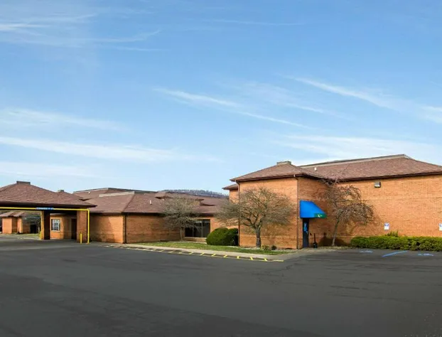 Quality Inn Summersville - New River Area hotel detail image 1