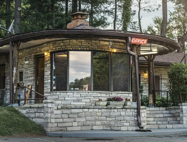 The Mountaineer Inn hotel detail image 2