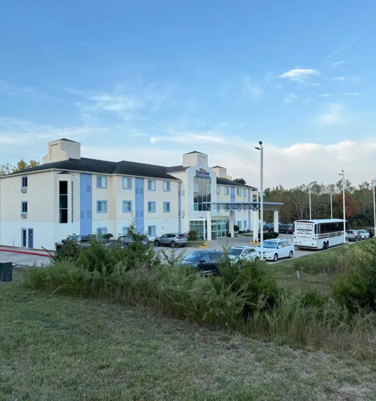 Baymont by Wyndham Kingdom City hotel hero