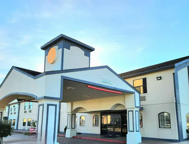 Days Inn by Wyndham Rosenberg hotel detail image 1