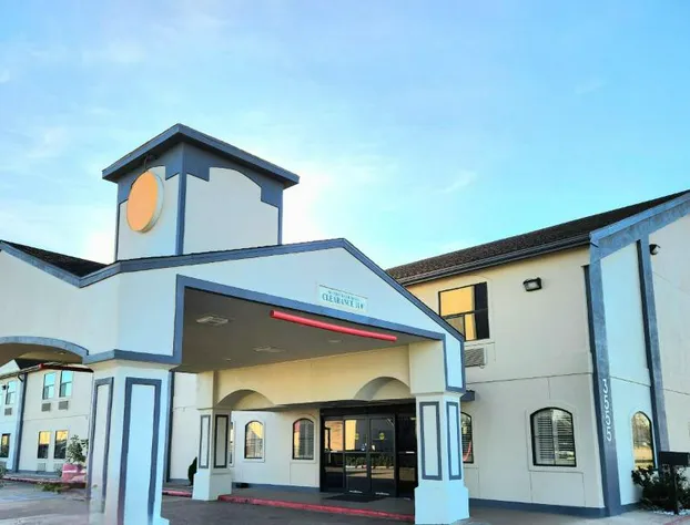 Days Inn by Wyndham Rosenberg hotel detail image 1