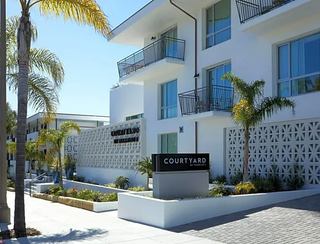 Courtyard by Marriott Santa Barbara Downtown hotel detail image 1