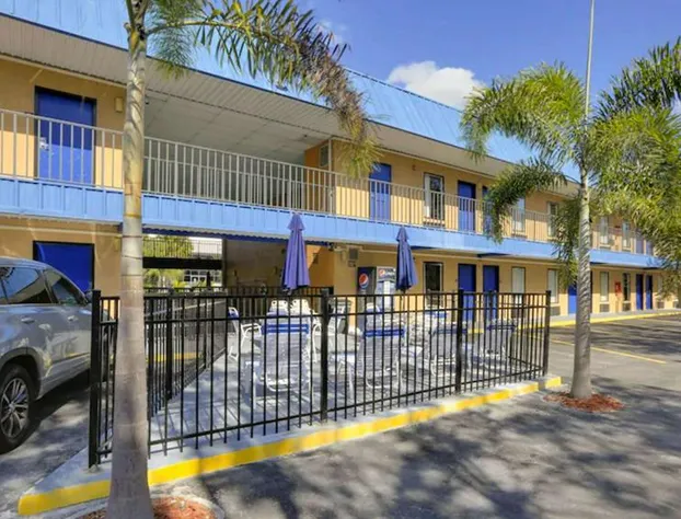 Magnuson Hotel Bradenton hotel detail image 1