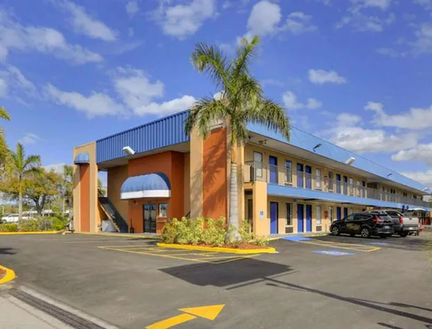 Magnuson Hotel Bradenton hotel detail image 3